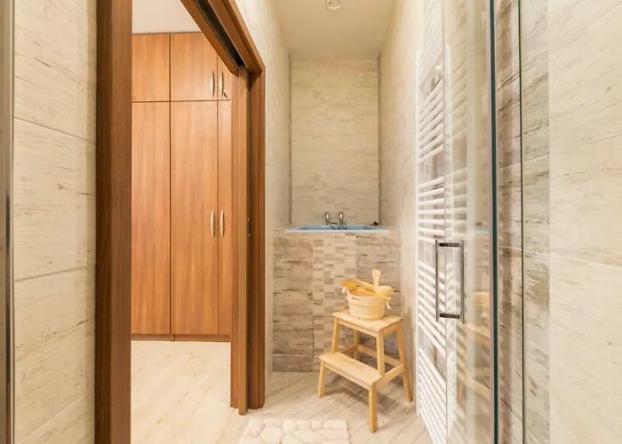 Piranha 招待所 Mělník